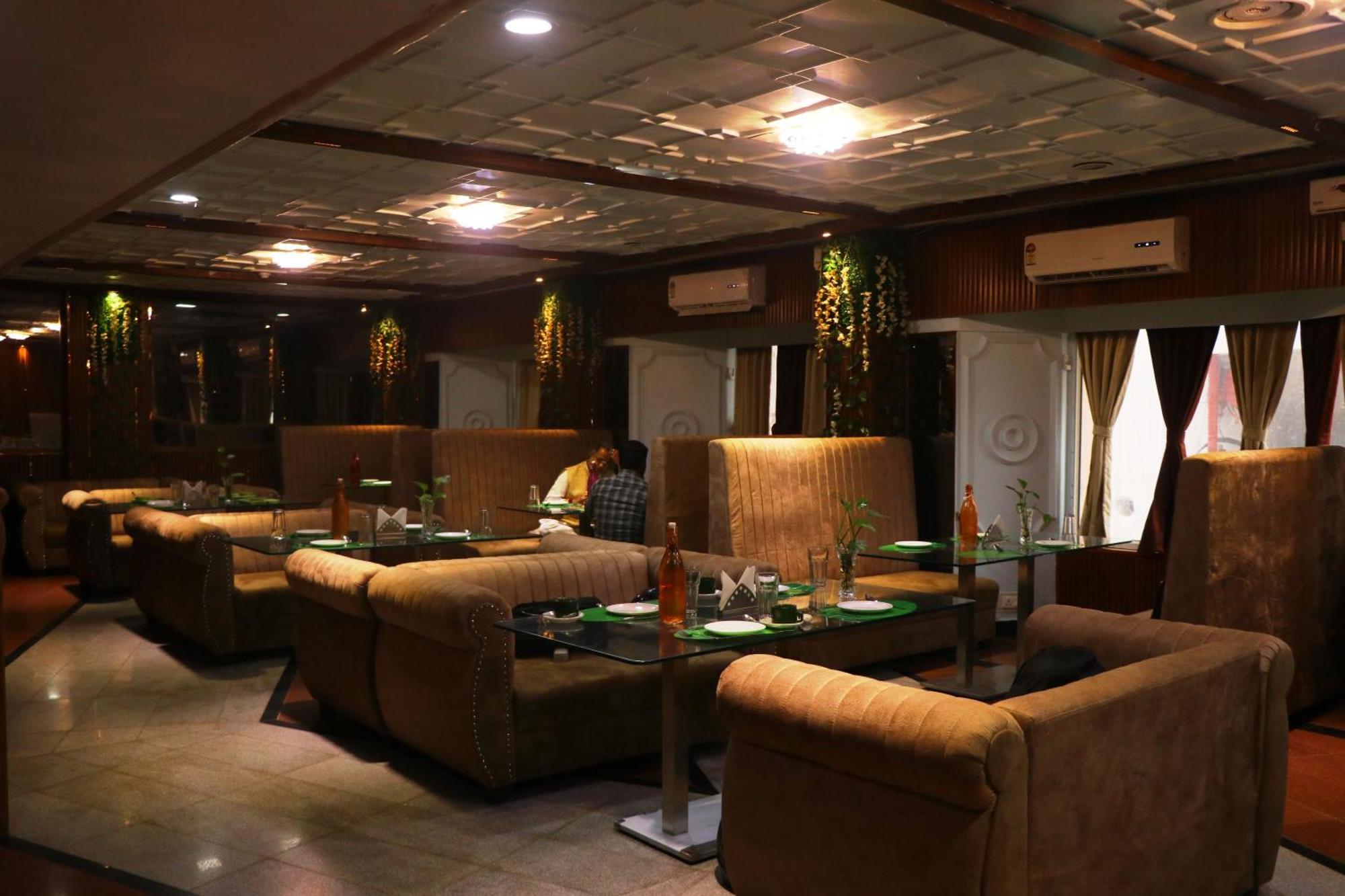 Hotel Samrat International Patna  Exterior photo